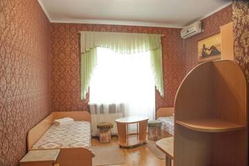 Фото номера Семейный номер с террасой Отель Citadella г. Скадовск 4